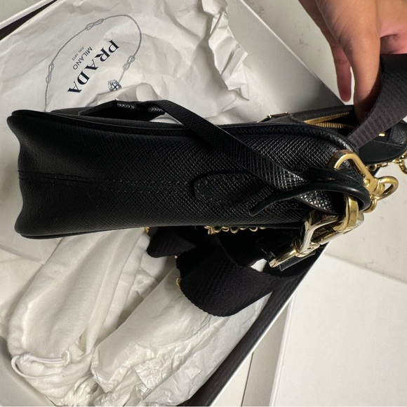 Prada Re-Edition 2005 Saffiano Leather Bag - Picture 4 of 14